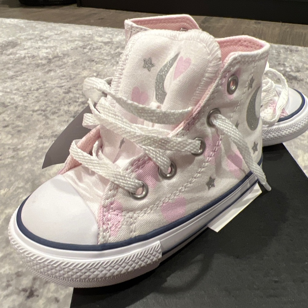 Converse Chuck Taylor All Star High Top Infant/Toddler Shoes Moon Heart Size 6